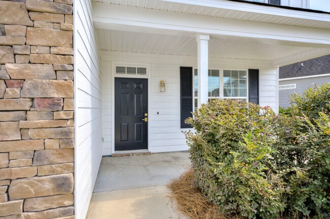 Photo - 412 Riley Ln