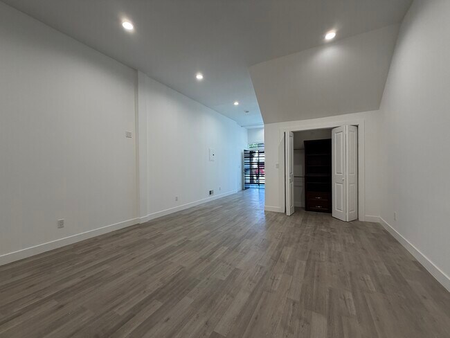 Photo - 1549 California St Unidad A