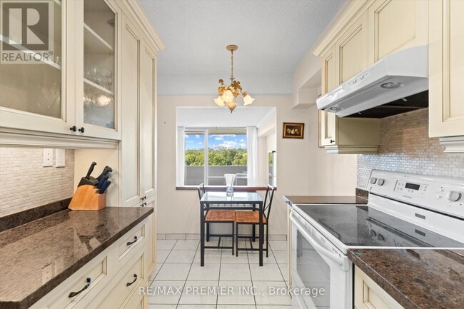 Photo - 240 Scarlett Rd Unit 711