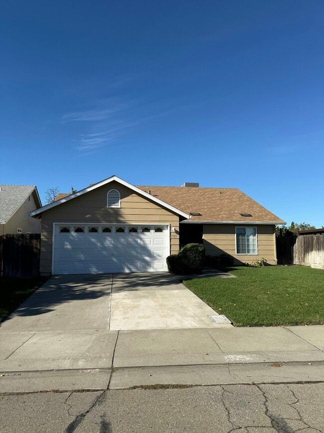 Photo - 1725 S Sacramento St