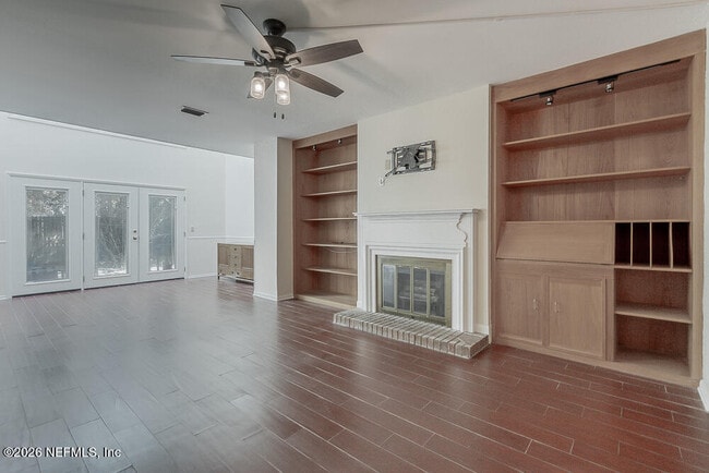 Photo - 3216 Oak St