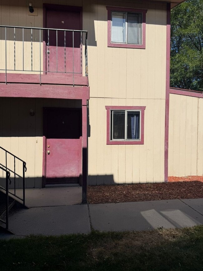 Building Photo - 2852 1/2 Belford Ave Unit 2