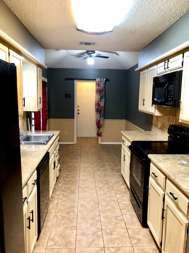 Photo - 5113 56th St