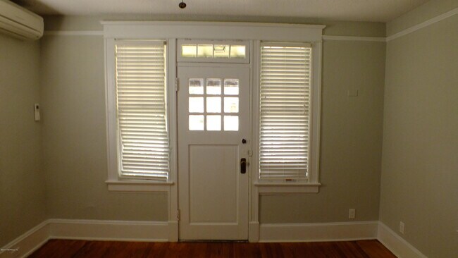Photo - 2120 Herschel St Unidad A