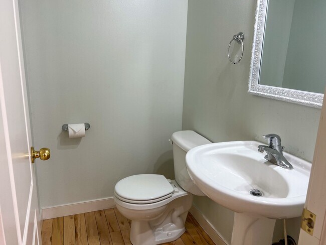1045 N 130 W
