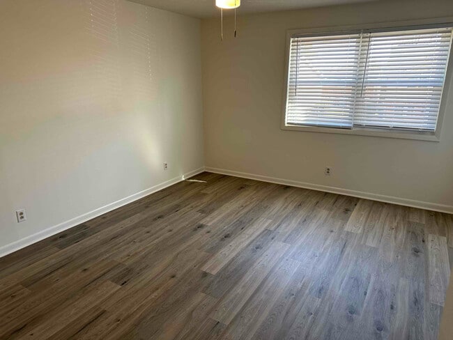 Photo - 2503 Redwood Ct Unit 4