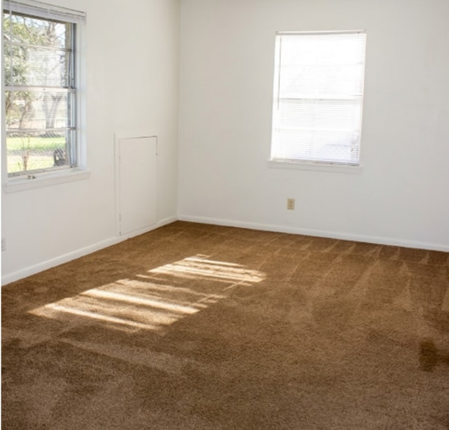 Photo - 1506 N W S Young Dr Unit A