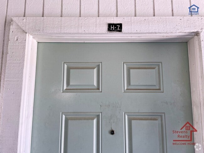 Building Photo - 2111 NW Lindy Ave Unit H7 Rental