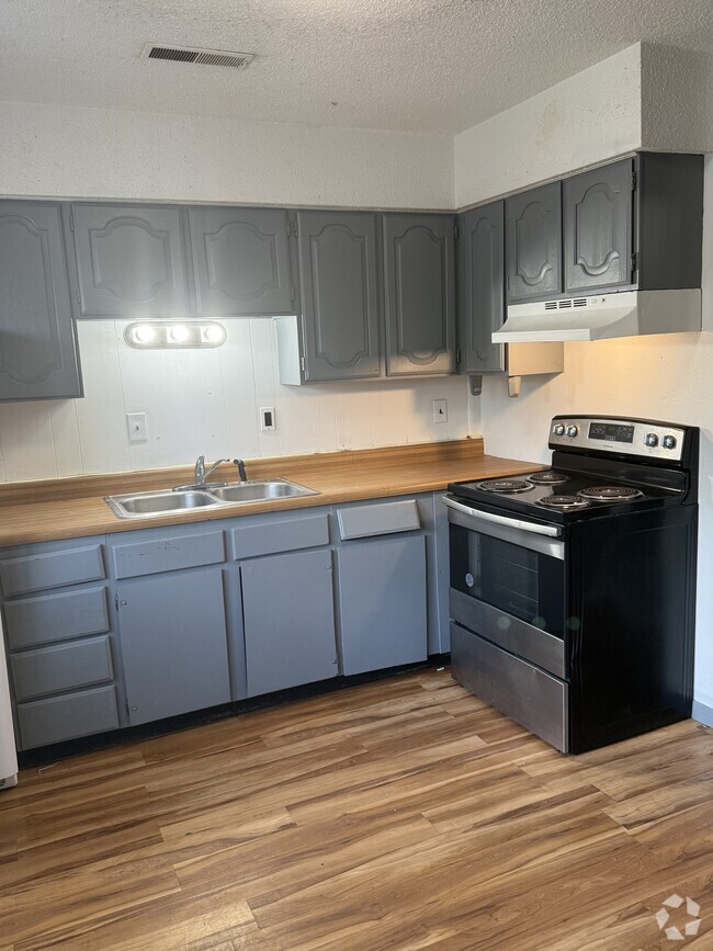 Building Photo - 10 Suncrest Ter Unit 1 Rental