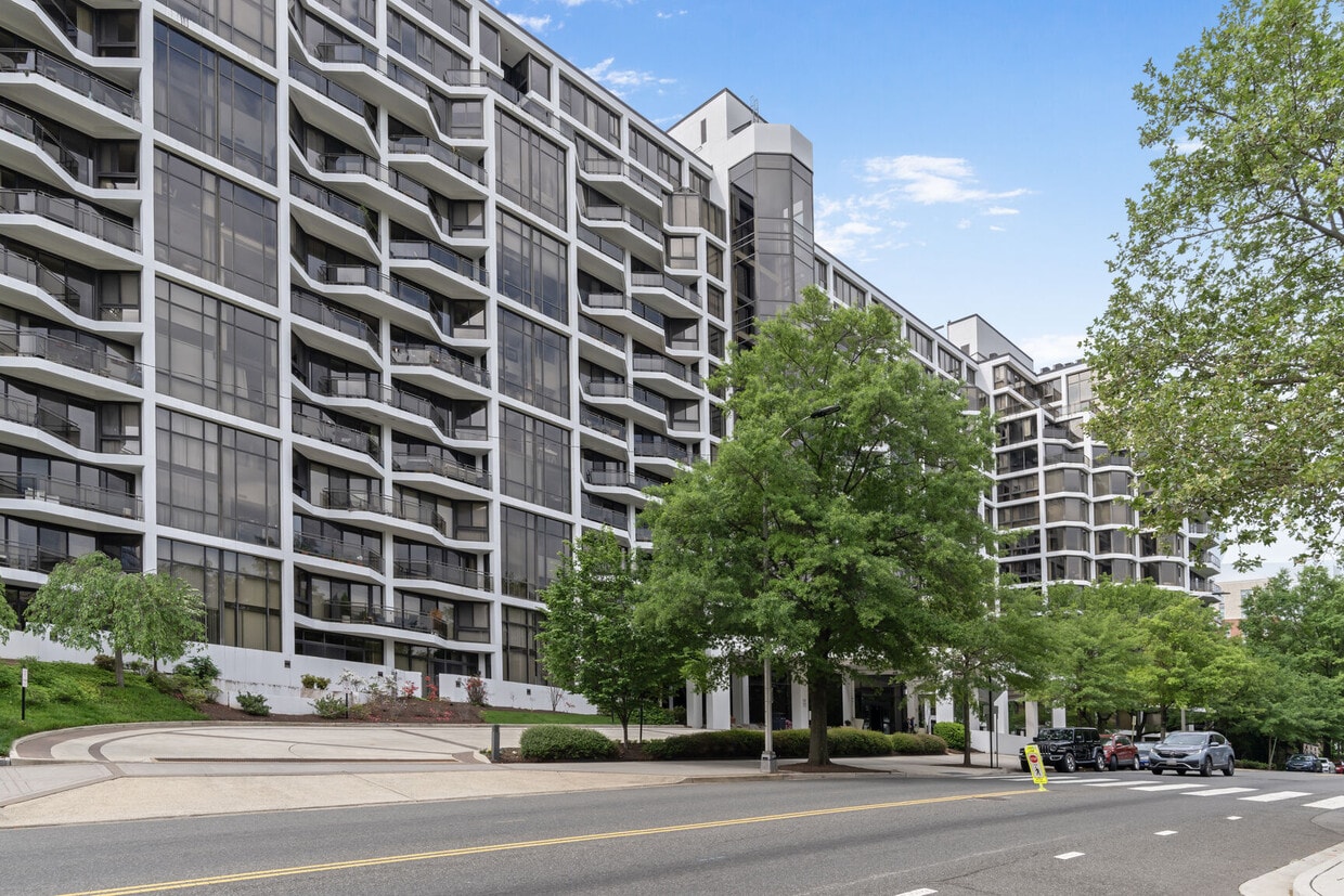 Photo - 1530 Key Blvd (Arlington, VA)