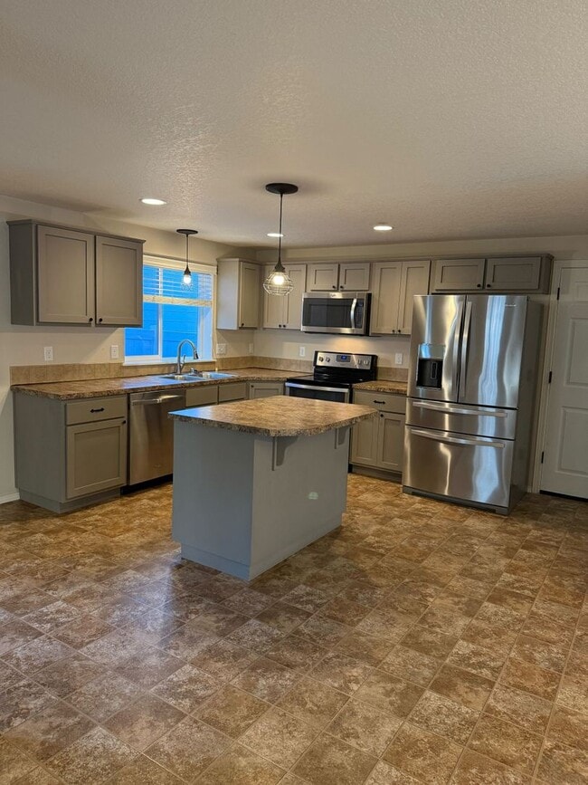 Photo - Gorgeous 3B/2.5Ba Home in Battle Ground! Close to Shopping & More!