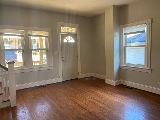 Photo - 128 Marshall St