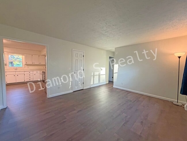 Photo - Spacious 3 Bedroom Home in South Springfield!