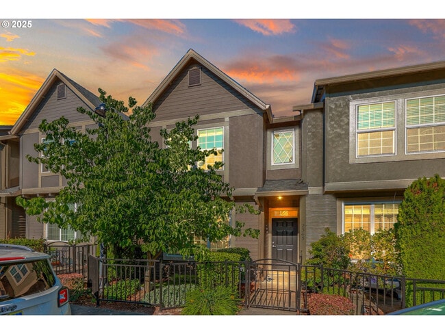 Building Photo - 2345 NW Oak Knoll Pl