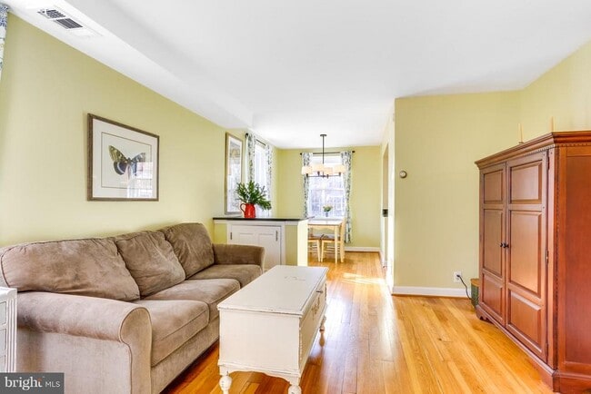 Photo - 2741 S Buchanan St