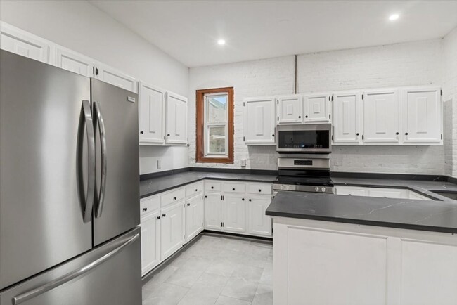 Photo - 39 Kent St Condo Unit 3