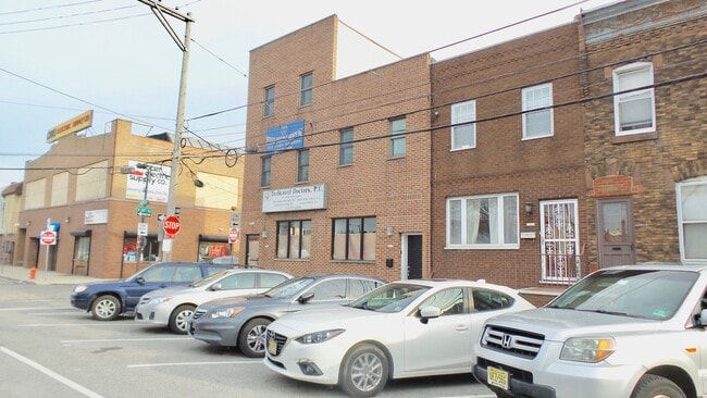 1800 Jackson St Unit 2nd flr
