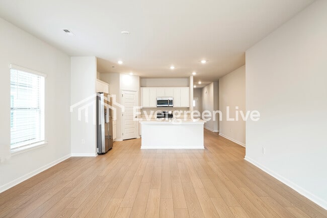 Photo - 28590 Whitehall Ln