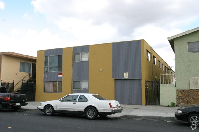 1332 Walnut Ave
