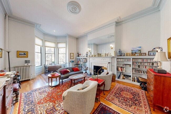 Building Photo - 231 Beacon St Unit 2 Rental