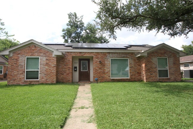 Building Photo - 8207 Sharpcrest St Rental
