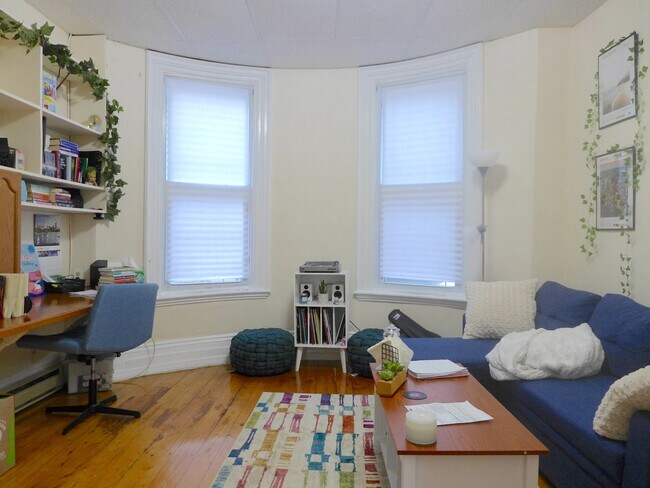 Photo - 104 E Brookline St