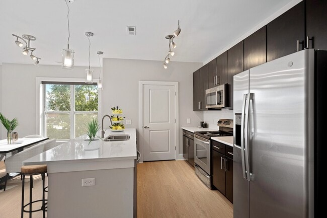 808 Hawthorne