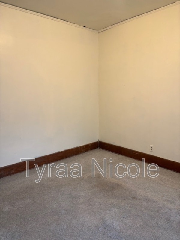 Photo - 713 Chalmers St