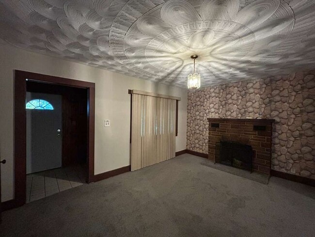 Photo - 377 Talbot Ave