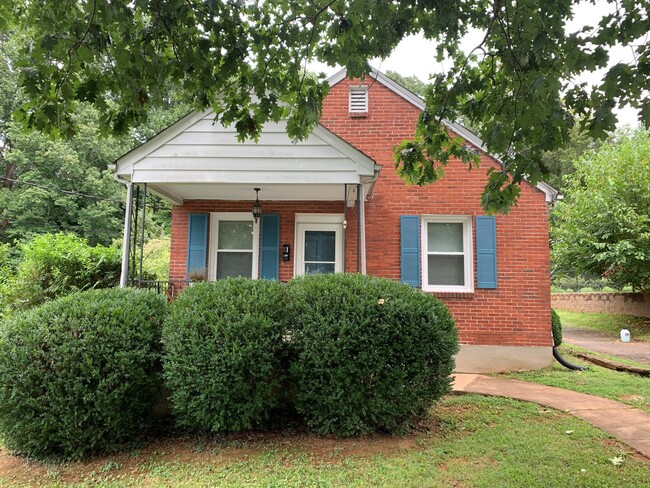 One Level Home off Fort Avenue - One Level Home off Fort Avenue