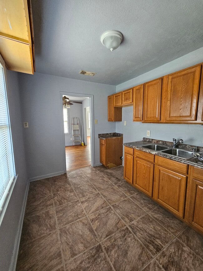 Photo - 5616 Thomas Ln