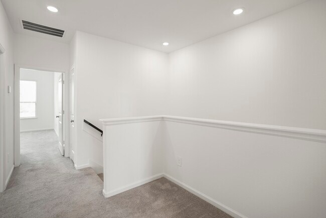 Photo - 613 Royal Arch Dr