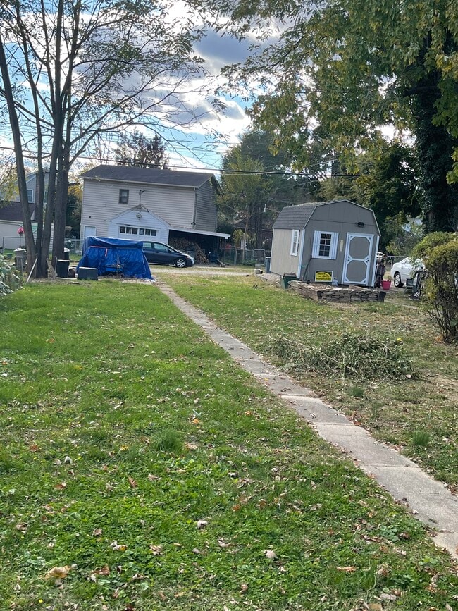 Patio trasero - 325 2nd Ave