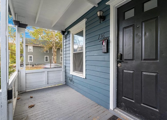 Photo - 136 Fayette St Unidad B