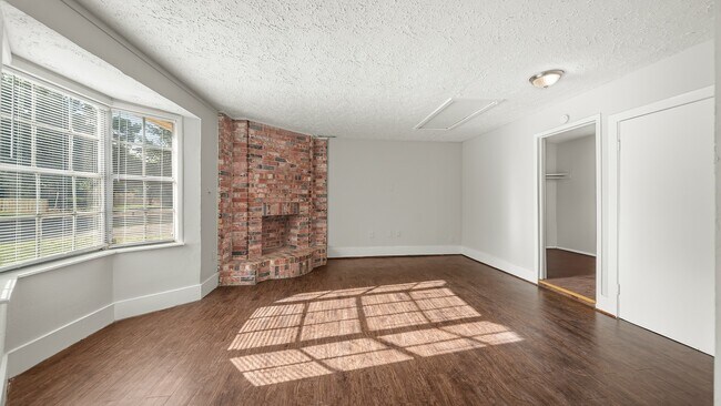 Photo - 5411 Lorraine Dr