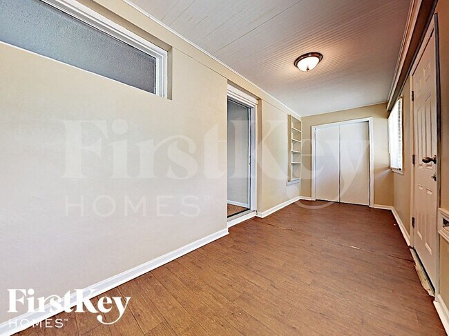 Photo - 615 Clement St