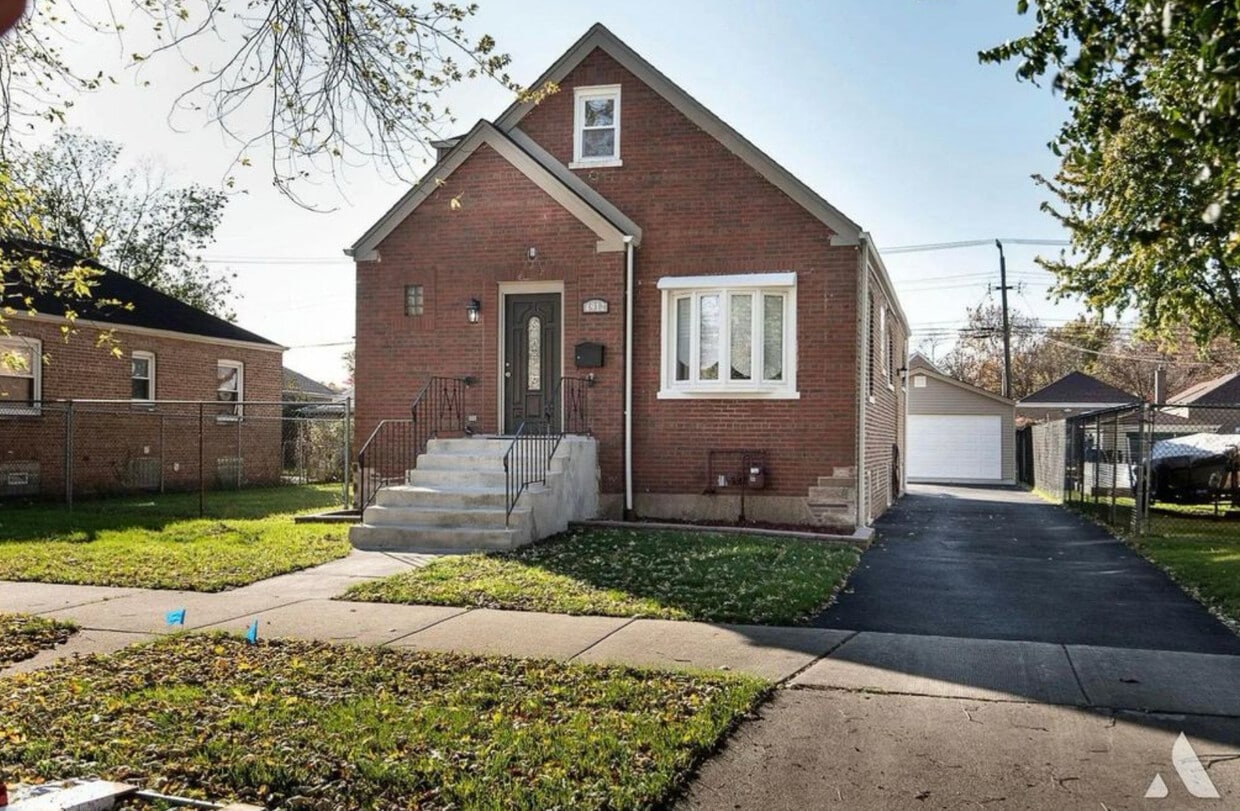 Photo - 4912 S Lamon Ave (Chicago, IL)