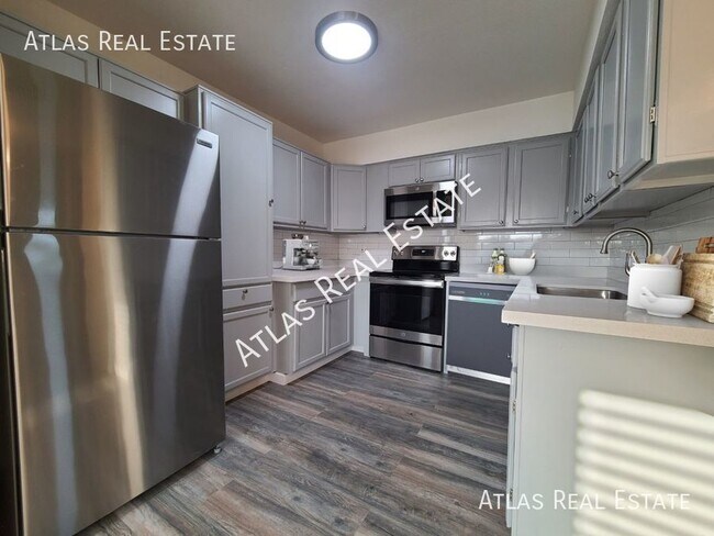 Photo - Stunning Recently Renovated 2 Bedroom 1 Ba... Unit 1