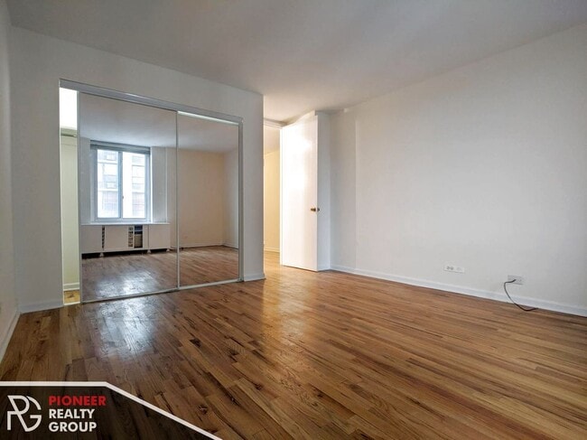 Photo - 4600 N Clarendon Ave Unit 1405