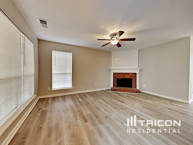 Photo - 915 Riley Farm Ln