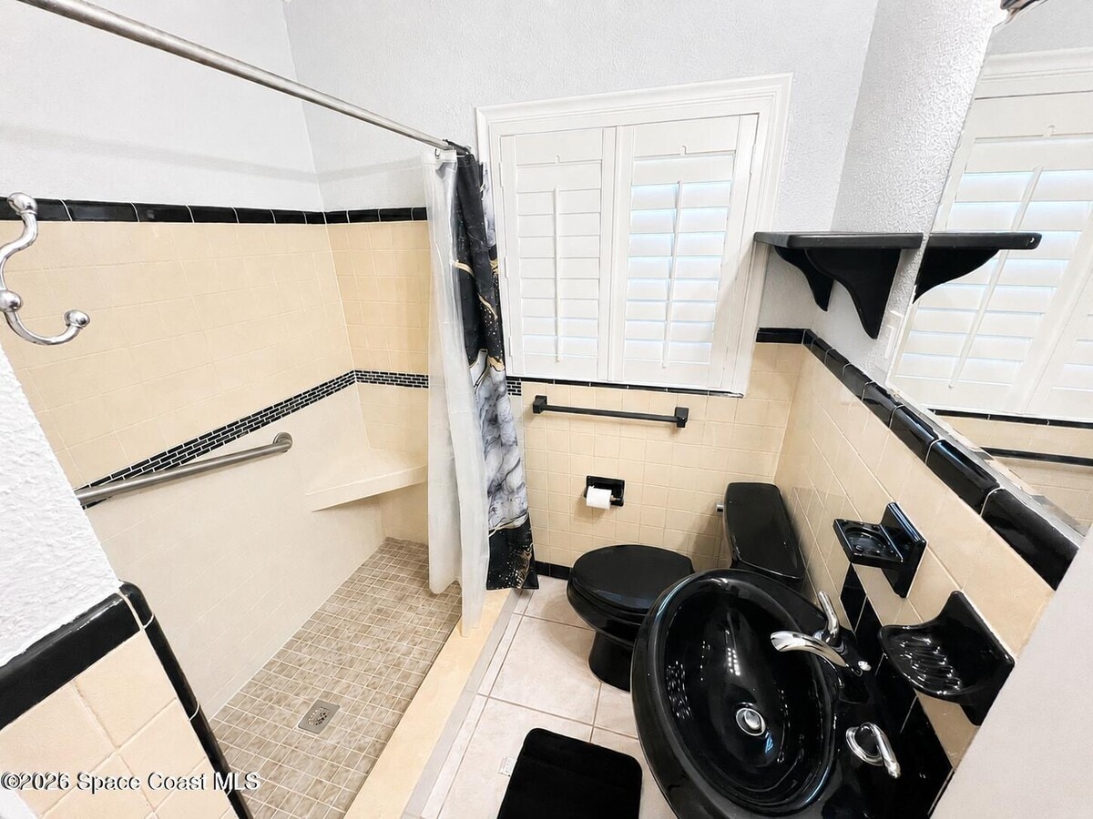 Photo - 394 Royal Palm Dr