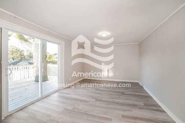 Photo - 908 E Maywood Ave