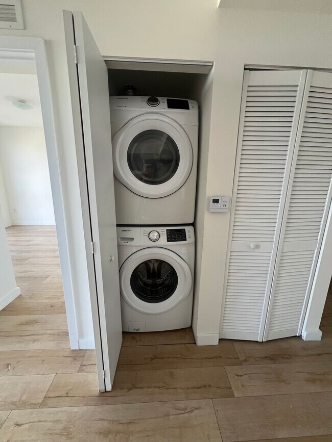 Photo - 1524 NE Miami Pl Unit B1