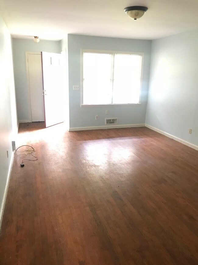 Photo - Riverdale Duplex Available July 2024