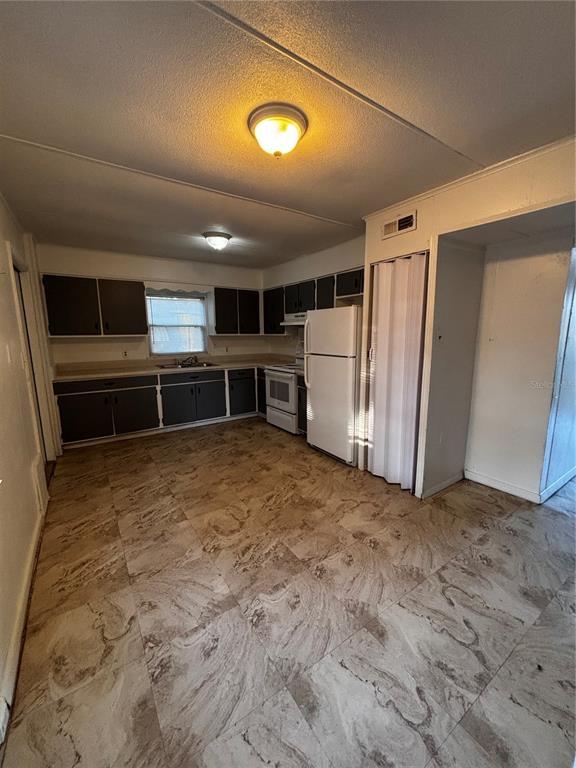 Photo - 1142 Landmark Ln