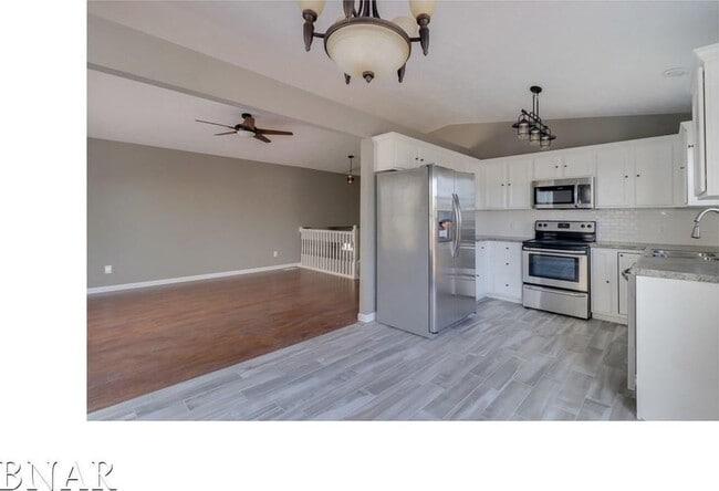 Photo - Stunning 4 Bed/3Bath Bi Level