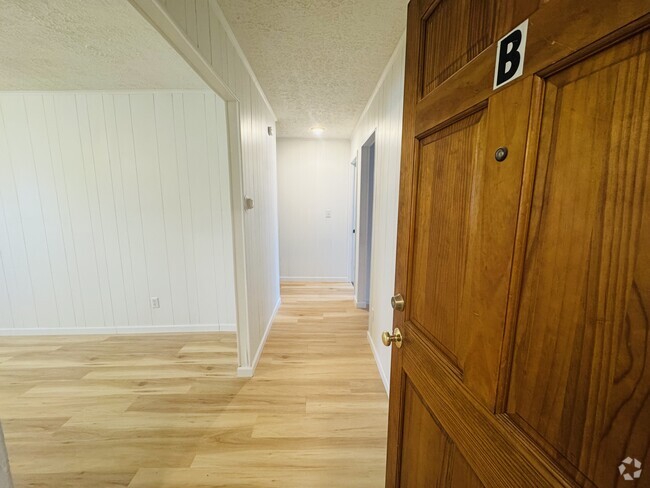 Building Photo - 3472 University Ave Rental