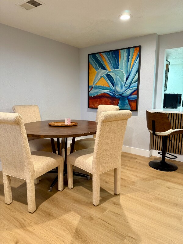 Photo - 6025 Urban St