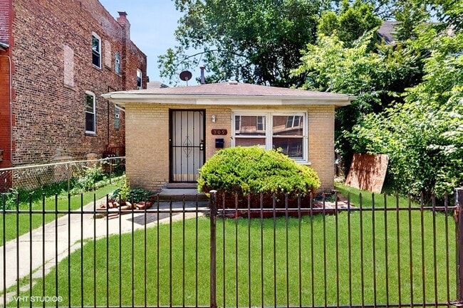 Photo - 309 W 109th St House