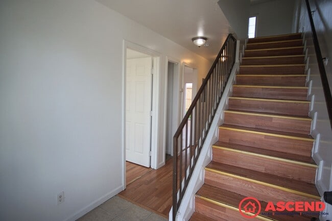 Photo - 1608 Lincoln St Unit A